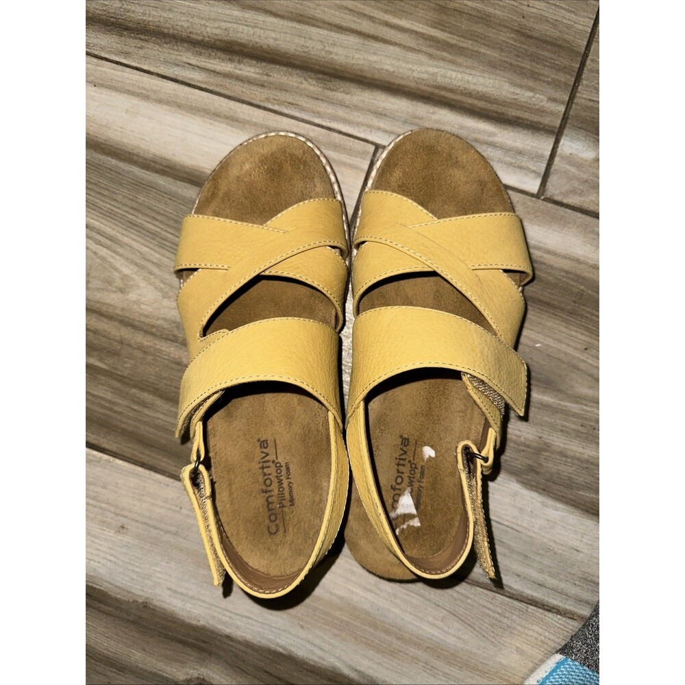 Comtoriva Yellow Sandal Size 7 1/2